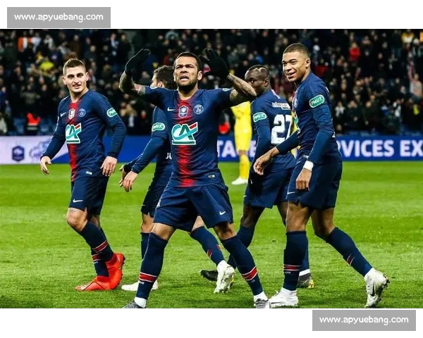 法甲赛事精彩回顾 巴黎圣日耳曼与里昂的激烈对决比分揭晓